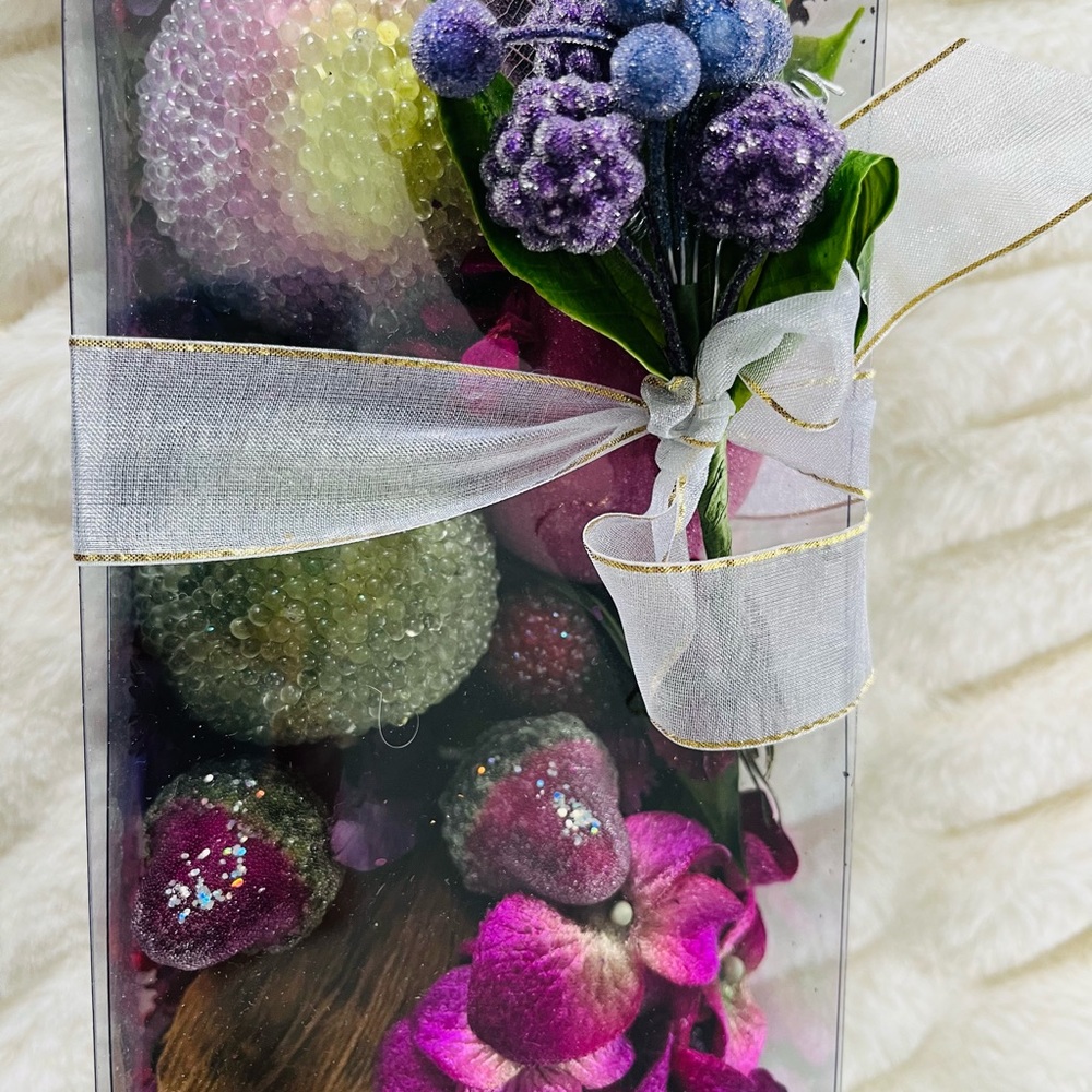 Potpourri and beaded fruit in set/2 boxes. Lightly scented. Beautiful! NWT❣️ - Picture 3 of 6